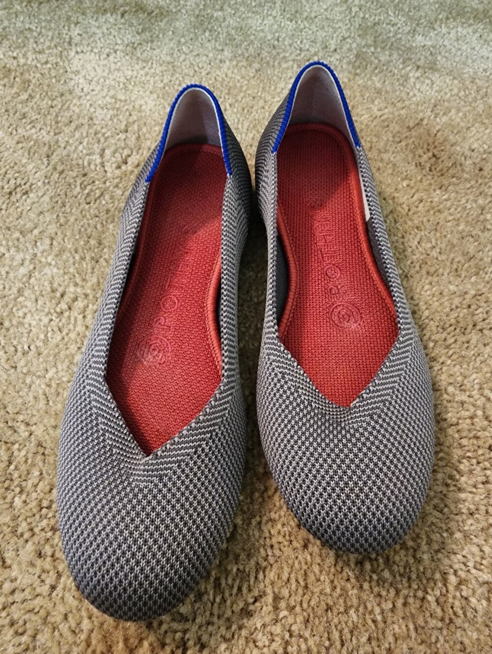 Rothy's the Daily Fllat in Gray with Red Insole (Size 5)